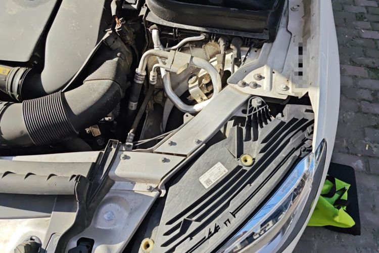 Used Mercedes-Benz GLC 2021 GLC 300 L 4MATIC Dynamic Model Engine Bay Left