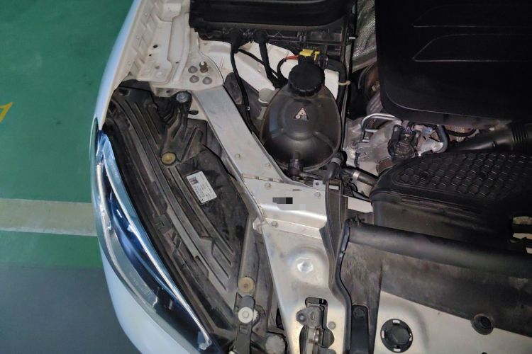 Used Mercedes-Benz GLC 2021 GLC 260 L 4MATIC Luxury Model Engine Bay Right