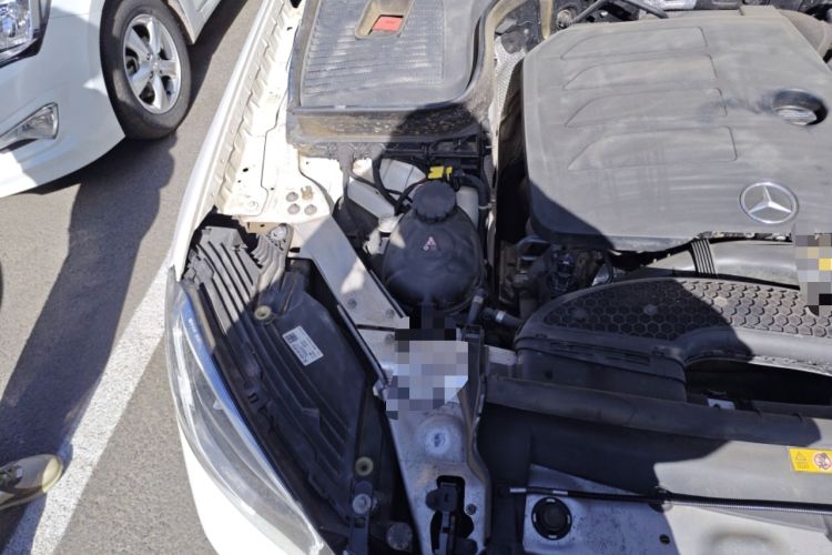 Used Mercedes-Benz GLC 2021 GLC 300 L 4MATIC Dynamic Model Engine Bay Right