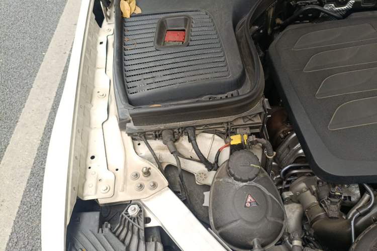 Used Mercedes-Benz GLC 2021 GLC 300 L 4MATIC Dynamic Model Engine Bay Right