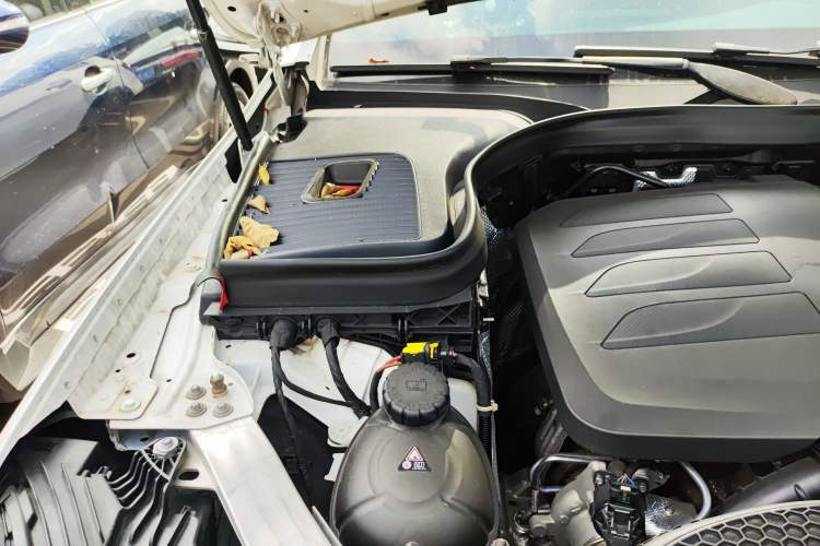 Used Mercedes-Benz GLC 2021 GLC 260 L 4MATIC Luxury Model Engine Bay Right