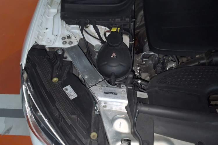 Used Mercedes-Benz GLC 2021 GLC 300 L 4MATIC Dynamic Model Engine Bay Right