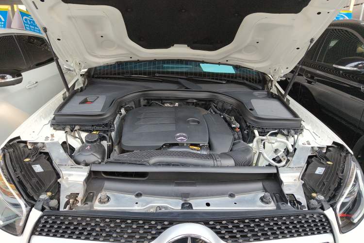 Used Mercedes-Benz GLC 2021 GLC 300 L 4MATIC Dynamic Model Engine Bay