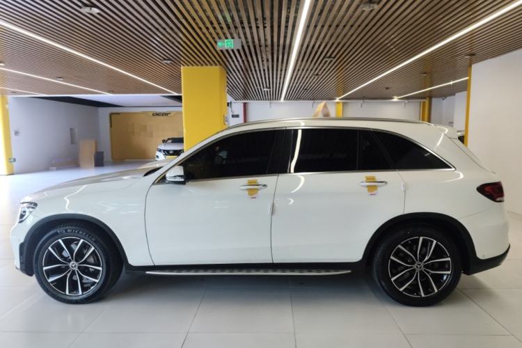Used Mercedes-Benz GLC 2021 GLC 260 L 4MATIC Luxury Model Exterior 3