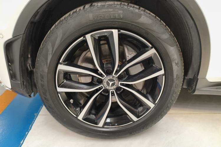 Used Mercedes-Benz GLC 2021 GLC 260 L 4MATIC Luxury Model Exterior 4