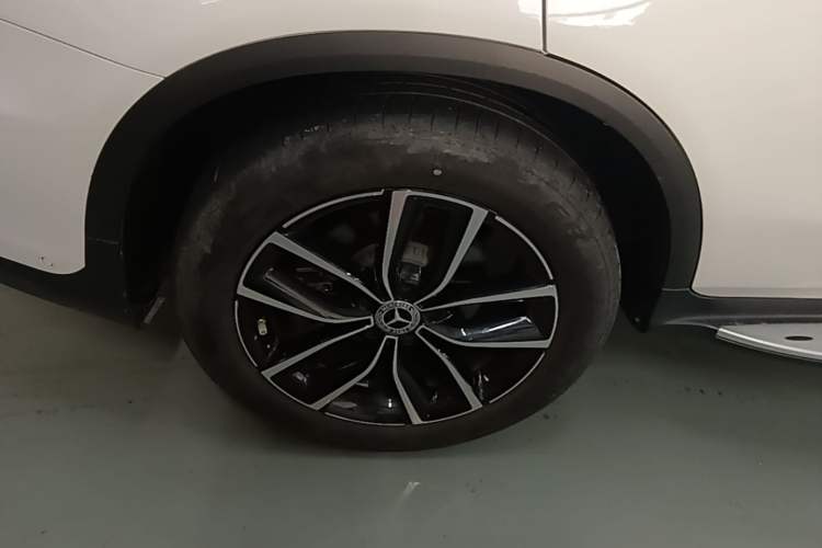 Used Mercedes-Benz GLC 2021 GLC 300 L 4MATIC Dynamic Model Exterior 5
