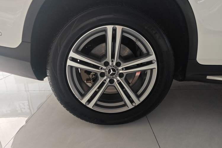 Used Mercedes-Benz GLC 2021 GLC 260 L 4MATIC Dynamic Edition Exterior 5