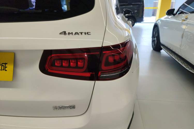 Used Mercedes-Benz GLC 2021 GLC 260 L 4MATIC Luxury Model Exterior 6