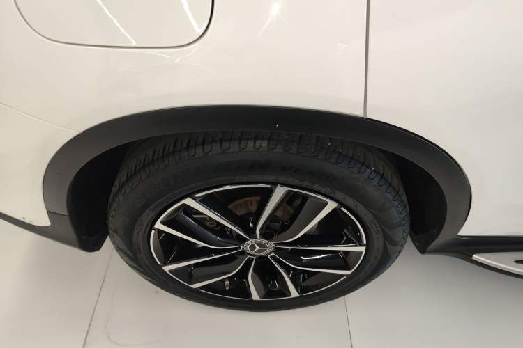 Used Mercedes-Benz GLC 2021 GLC 260 L 4MATIC Luxury Model Exterior 8