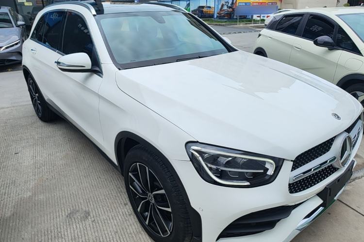 Used Mercedes-Benz GLC 2021 GLC 260 L 4MATIC Luxury Model Front Right 45 Deg