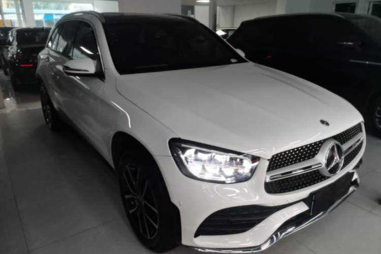 Used Mercedes-Benz GLC 2021 GLC 260 L 4MATIC Luxury Model Front Right 45 Deg