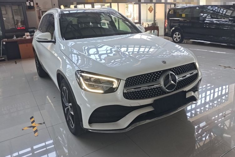 Used Mercedes-Benz GLC 2021 GLC 260 L 4MATIC Luxury Model Front Right 45 Deg