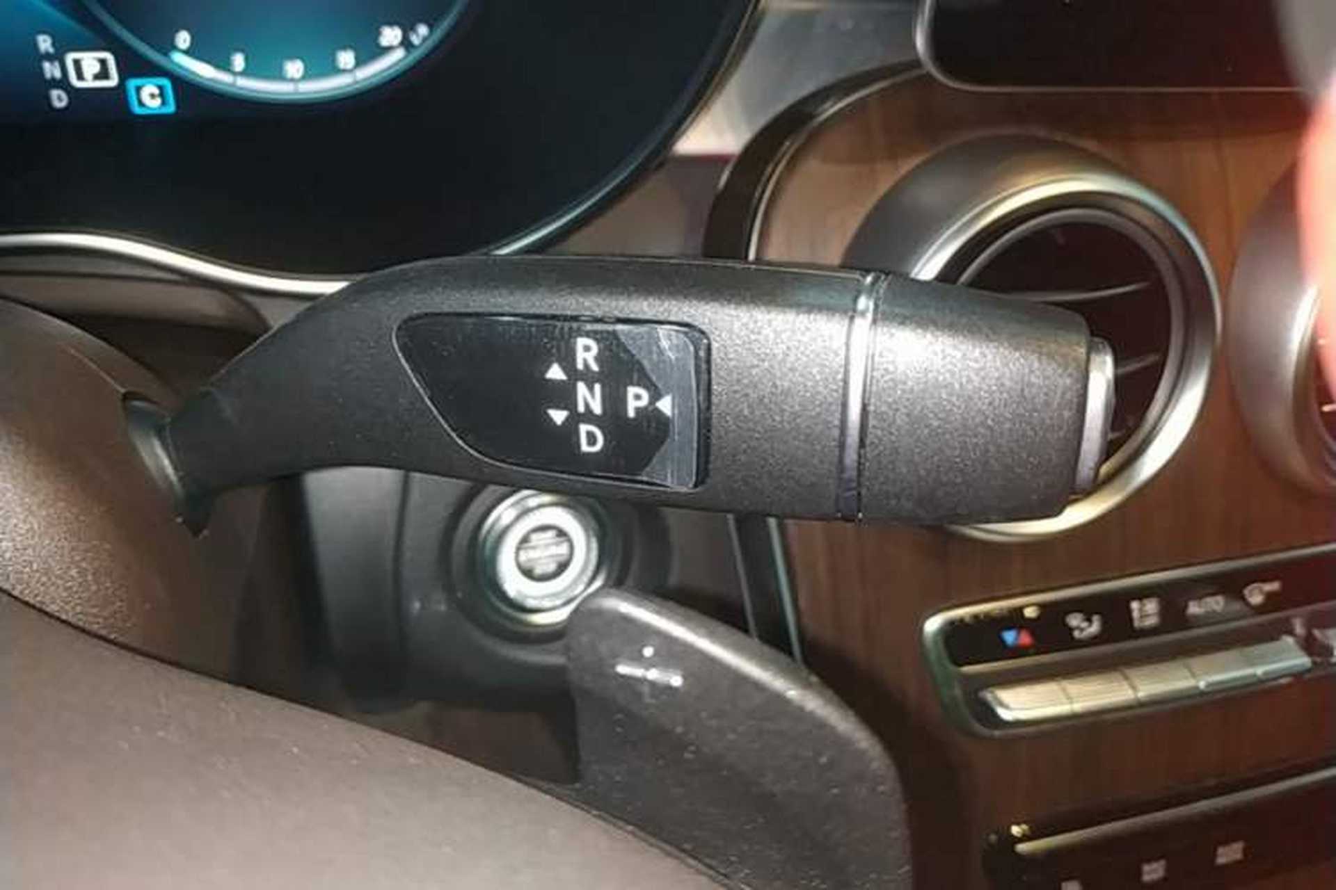 Used Mercedes-Benz GLC 2021 GLC 300 L 4MATIC Dynamic Model Gear Lever