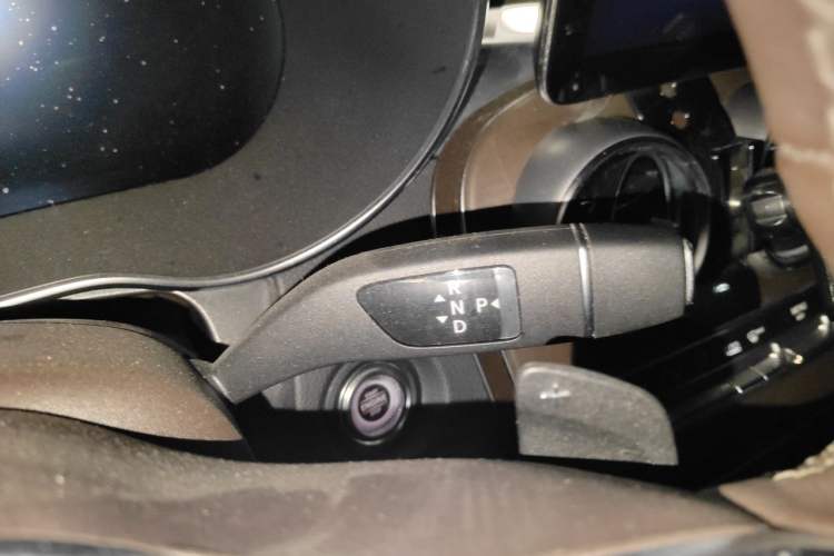 Used Mercedes-Benz GLC 2021 GLC 260 L 4MATIC Luxury Model Gear Lever