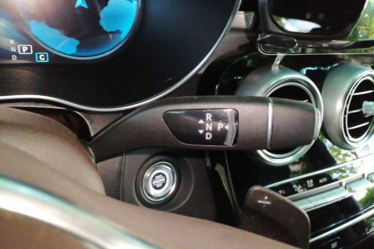 Used Mercedes-Benz GLC 2021 GLC 260 L 4MATIC Dynamic Edition Gear Lever