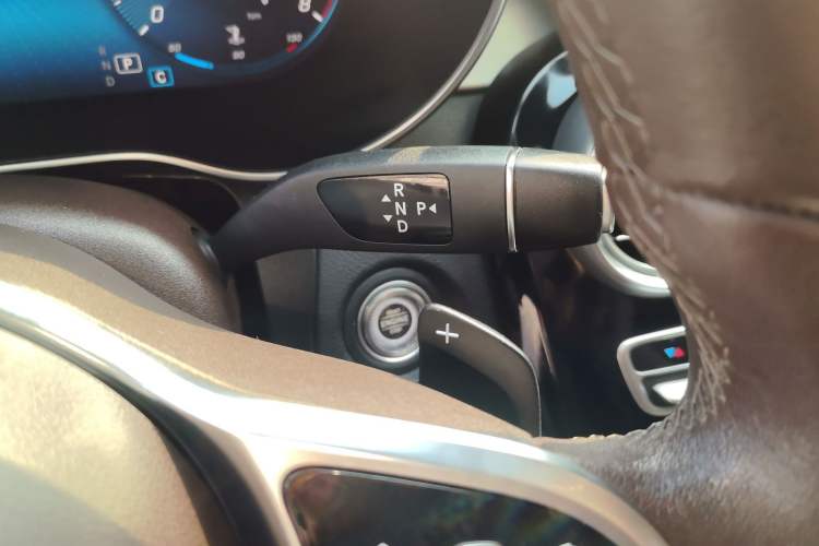 Used Mercedes-Benz GLC 2021 GLC 260 L 4MATIC Dynamic Edition Gear Lever