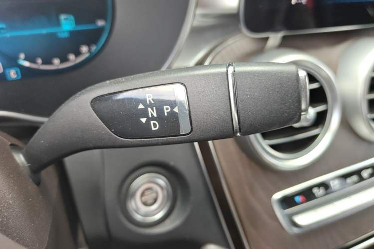 Used Mercedes-Benz GLC 2021 GLC 260 L 4MATIC Luxury Model Gear Lever