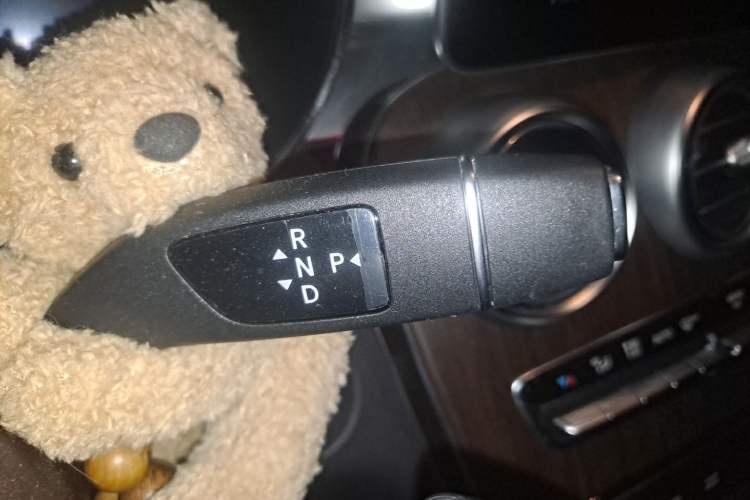 Used Mercedes-Benz GLC 2021 GLC 300 L 4MATIC Dynamic Model Gear Lever