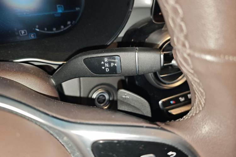 Used Mercedes-Benz GLC 2021 GLC 260 L 4MATIC Dynamic Edition Gear Lever