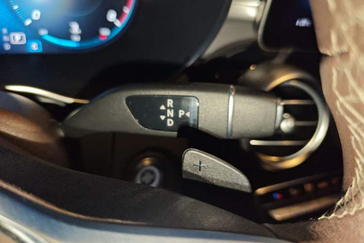 Used Mercedes-Benz GLC 2021 GLC 260 L 4MATIC Dynamic Edition Gear Lever