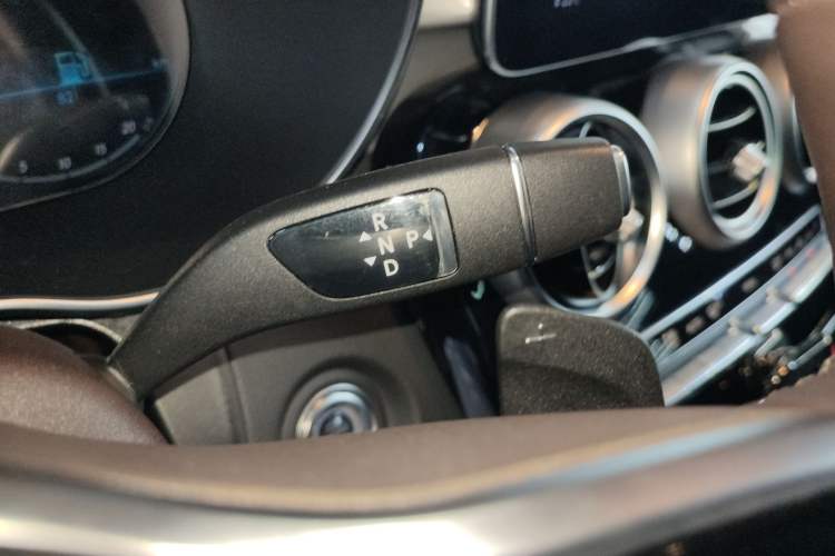 Used Mercedes-Benz GLC 2021 GLC 260 L 4MATIC Dynamic Edition Gear Lever