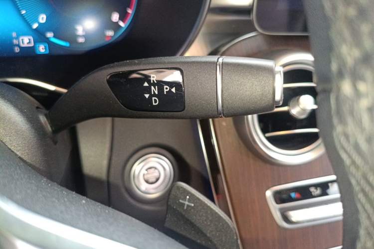 Used Mercedes-Benz GLC 2021 GLC 300 L 4MATIC Dynamic Model Gear Lever