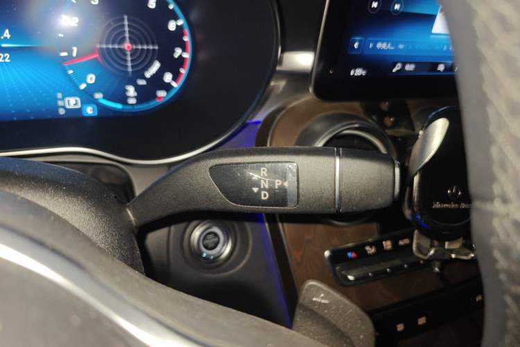 Used Mercedes-Benz GLC 2021 GLC 260 L 4MATIC Luxury Model Gear Lever