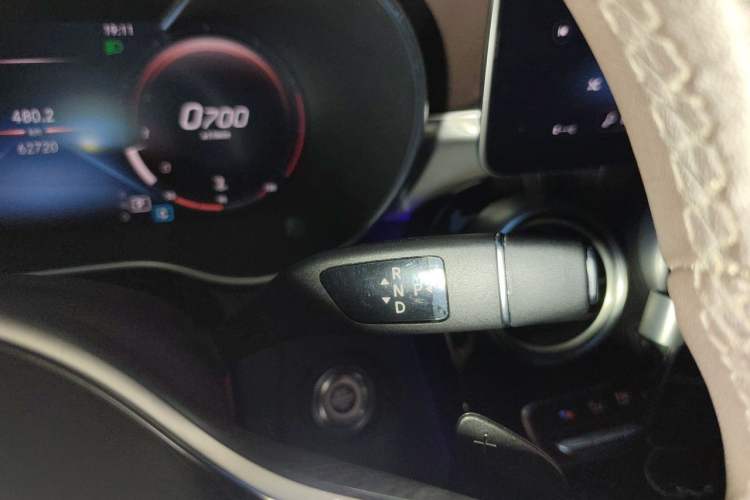 Used Mercedes-Benz GLC 2021 GLC 260 L 4MATIC Dynamic Edition Gear Lever