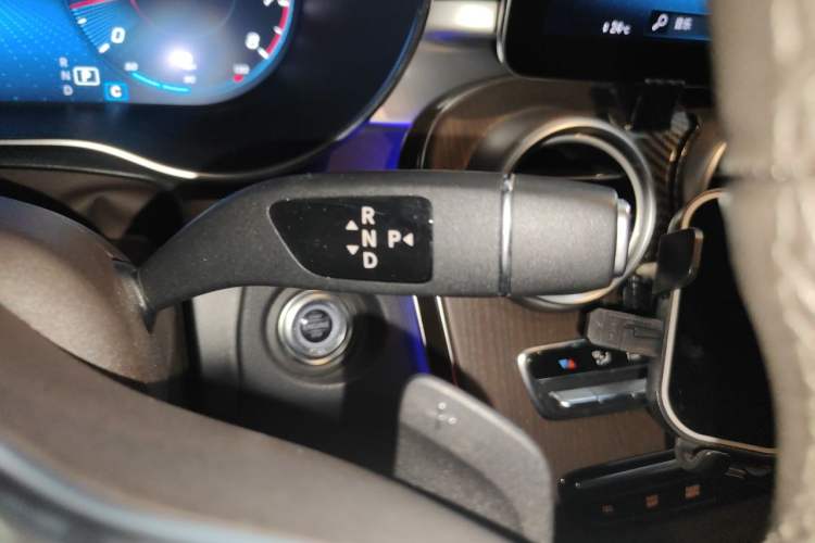Used Mercedes-Benz GLC 2021 GLC 260 L 4MATIC Luxury Model Gear Lever