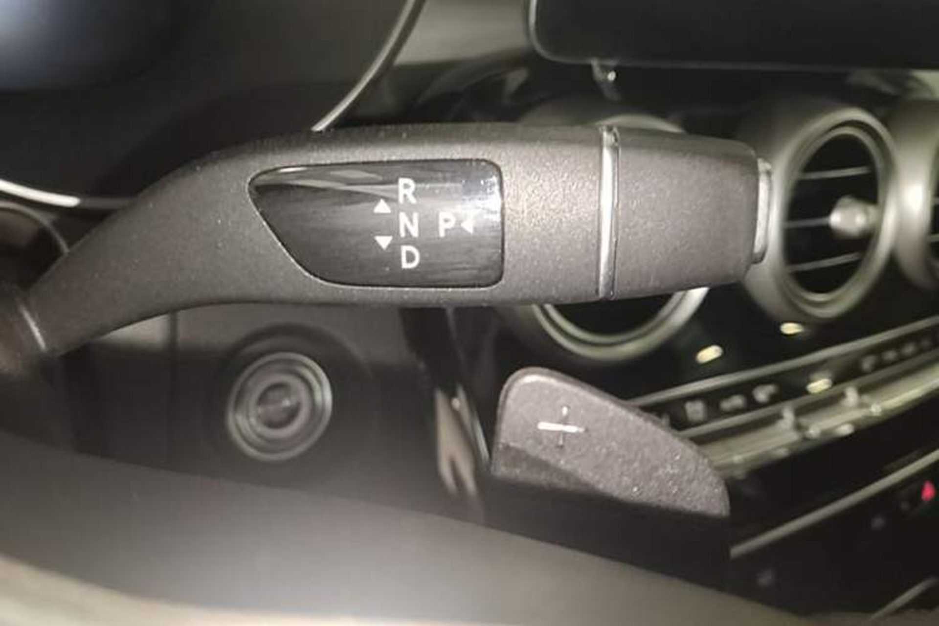 Used Mercedes-Benz GLC 2021 GLC 260 L 4MATIC Dynamic Edition Gear Lever