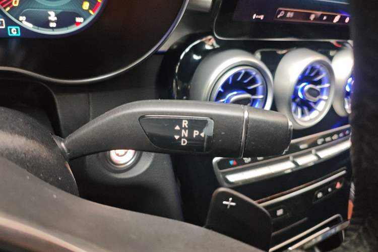 Used Mercedes-Benz GLC 2021 GLC 260 L 4MATIC Dynamic Edition Gear Lever
