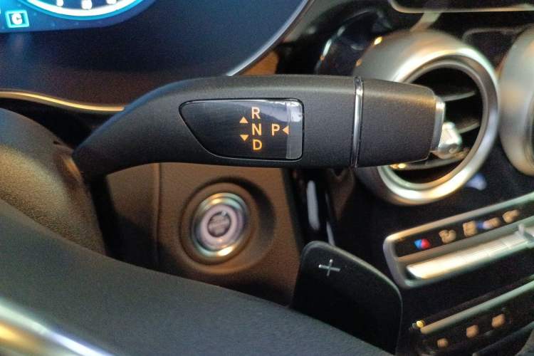 Used Mercedes-Benz GLC 2021 GLC 260 L 4MATIC Dynamic Edition Gear Lever