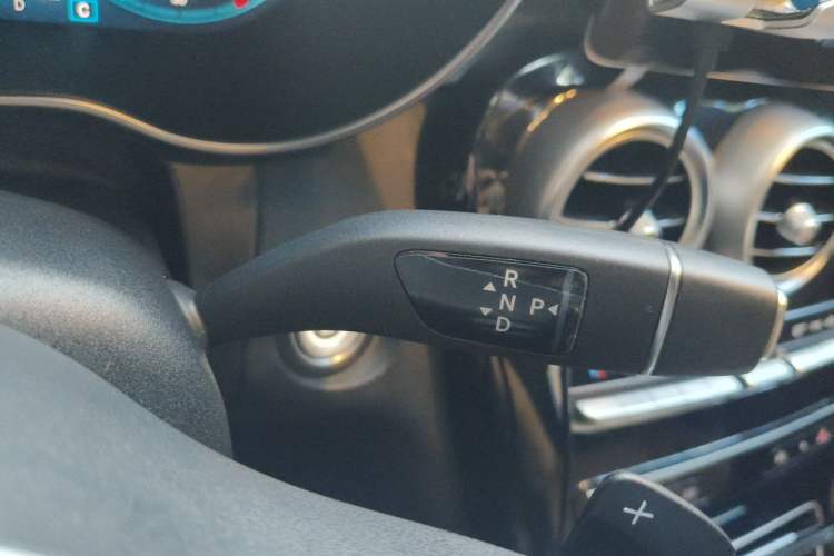 Used Mercedes-Benz GLC 2021 GLC 260 L 4MATIC Dynamic Edition Gear Lever