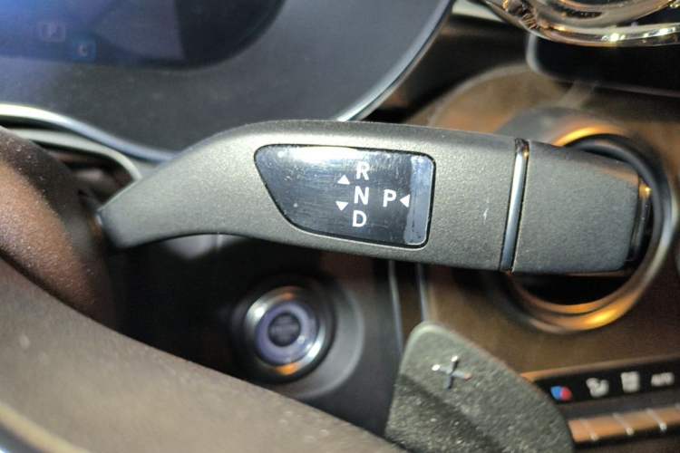 Used Mercedes-Benz GLC 2021 GLC 260 L 4MATIC Luxury Model Gear Lever