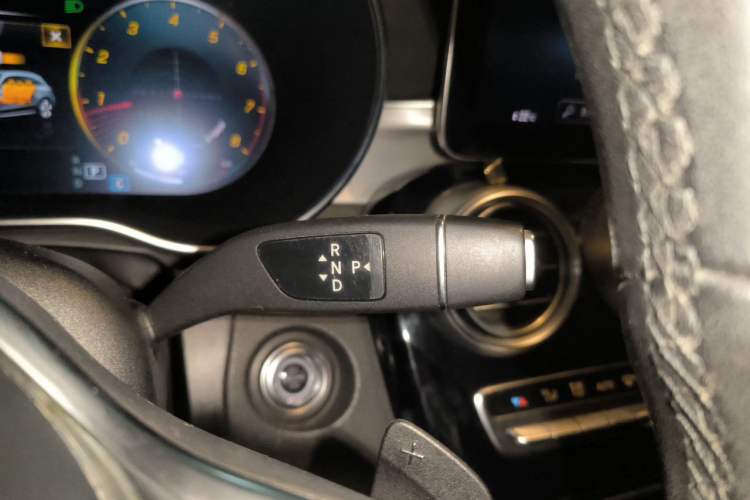 Used Mercedes-Benz GLC 2021 GLC 260 L 4MATIC Dynamic Edition Gear Lever