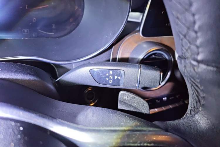 Used Mercedes-Benz GLC 2021 GLC 260 L 4MATIC Luxury Model Gear Lever