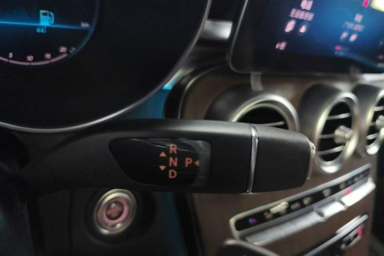 Used Mercedes-Benz GLC 2021 GLC 260 L 4MATIC Luxury Model Gear Lever