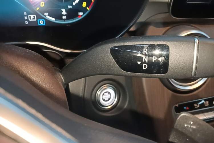 Used Mercedes-Benz GLC 2021 GLC 260 L 4MATIC Dynamic Edition Gear Lever