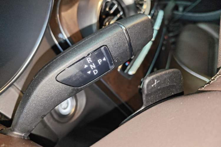 Used Mercedes-Benz GLC 2021 GLC 260 L 4MATIC Luxury Model Gear Lever