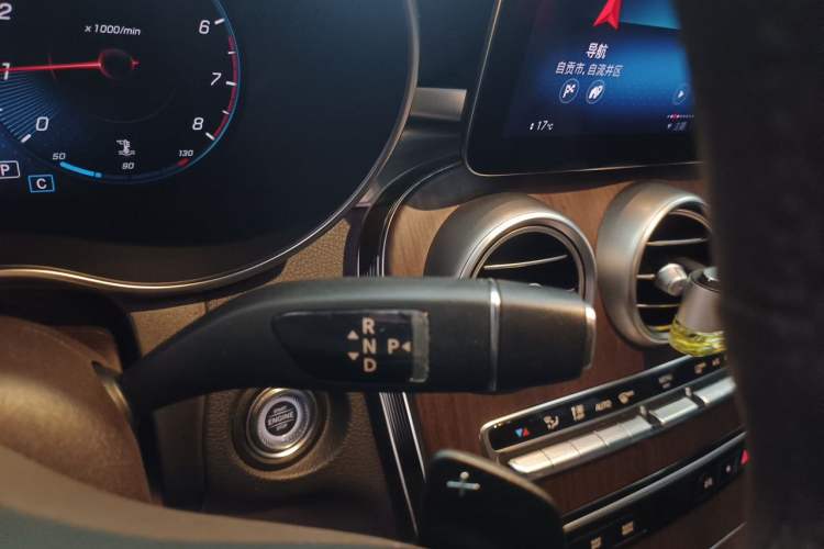 Used Mercedes-Benz GLC 2021 GLC 300 L 4MATIC Dynamic Model Gear Lever