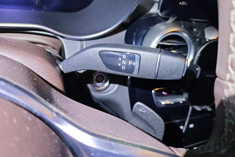 Used Mercedes-Benz GLC 2021 GLC 260 L 4MATIC Dynamic Edition Gear Lever