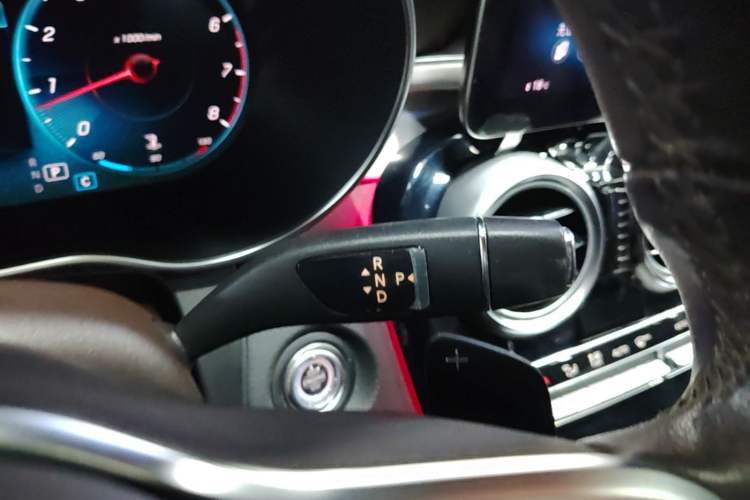 Used Mercedes-Benz GLC 2021 GLC 260 L 4MATIC Dynamic Edition Gear Lever