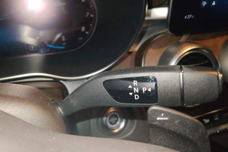 Used Mercedes-Benz GLC 2021 GLC 260 L 4MATIC Luxury Model Gear Lever
