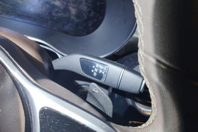 Used Mercedes-Benz GLC 2021 GLC 260 L 4MATIC Dynamic Edition Gear Lever