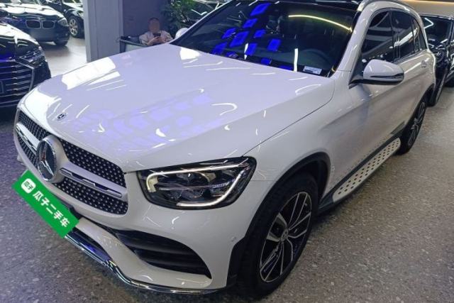 Ojetý Mercedes-Benz GLC 2021 GLC 260 L 4MATIC Luxury Model