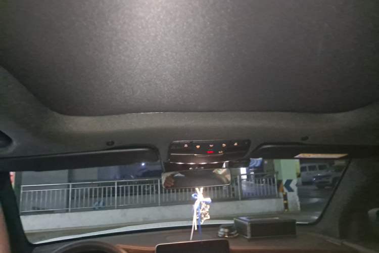 Used Mercedes-Benz GLC 2021 GLC 300 L 4MATIC Dynamic Model Headliner