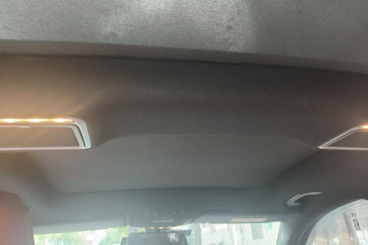 Used Mercedes-Benz GLC 2021 GLC 260 L 4MATIC Dynamic Edition Headliner