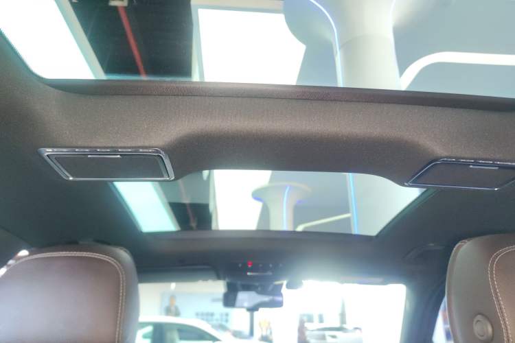 Used Mercedes-Benz GLC 2021 GLC 300 L 4MATIC Dynamic Model Headliner
