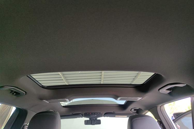 Used Mercedes-Benz GLC 2021 GLC 260 L 4MATIC Dynamic Edition Headliner