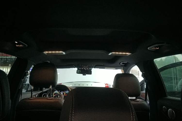 Used Mercedes-Benz GLC 2021 GLC 300 L 4MATIC Dynamic Model Headliner